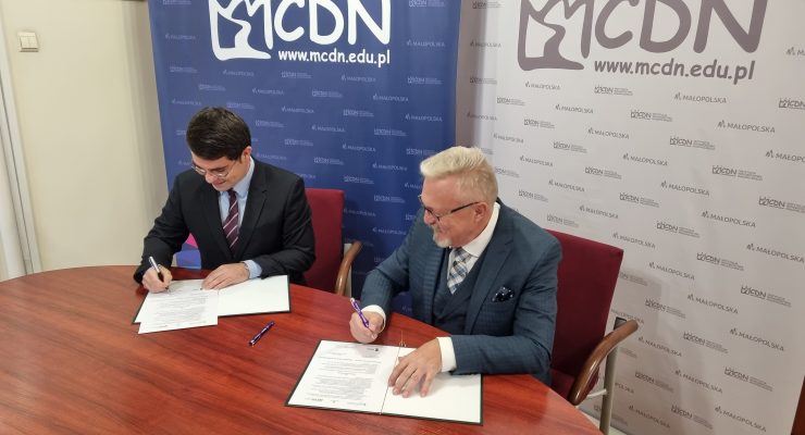 Na zdjęciu dr Łukasz Cieślik, dyrektora MCDN oraz Jan Gąsienica-Walczak, dyrektor WUP