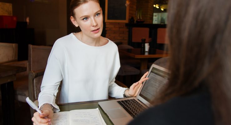 Rozmowa dwóch kobiet