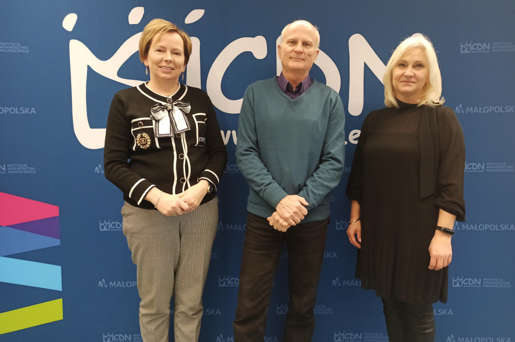 Ewa Sojat - wicedyrektor ds. Ośrodka w Tarnowie, dr Piotr Bora, Renata Polek