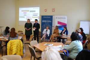 Julia Nowicka, Łukasz Cieślik - Dyrektor MCDN, Ewa Sojat - Wicedyrektor ds. Ośrodka w Tarnowie, Angelika Bilska - Zastępca Dyrektora ds. Rynku Pracy PUP w Tarnowie, Anna Mikosz - Radna WM