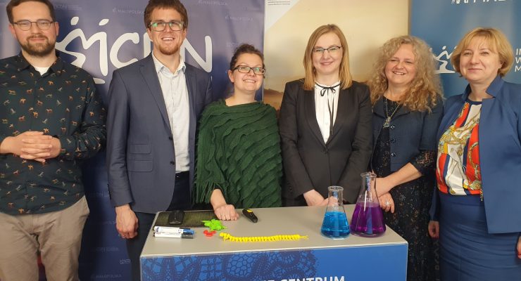 Prelegenci oraz organizatorzy konferencji od lewej: dr Karol Dudek-Różycki, Michał Zatorski, dr Anna Zubek, dr Kinga Wierzbicka, Jolanta Czuchnowska, Małgorzata Dutka-Mucha