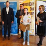 Muzeum Nadwiślański Park Etnograficzny w Wygiełzowie i Zamek Lipowiec (zdjęcia z rozdania nagród); Młodzieżowy Dom Kultury w Oświęcimiu (zdjęcia nagrodzonych prac)