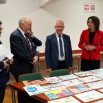 dr Łukasz Cieślik dyrektor Małopolskiego Centrum Doskonalenia Nauczycieli, prof. Jan Tadeusz Duda przewodniczący Sejmiku Województwa Małopolskiego, Anna Mikosz radna województwa, Dariusz Styrna dyrektor Departamentu Edukacji UMWM, Marta Malec-Lech Członek Zarządu Województwa Małopolskiego,