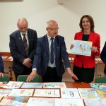 dr Łukasz Cieślik dyrektor Małopolskiego Centrum Doskonalenia Nauczycieli, prof. Jan Tadeusz Duda przewodniczący Sejmiku Województwa Małopolskiego, Dariusz Styrna dyrektor Departamentu Edukacji UMWM, Marta Malec-Lech Członek Zarządu Województwa Małopolskiego, Anna Mikosz radna województwa