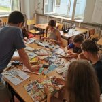 Uczestnicy zajęć z kompetencji ponadprzedmiotowych podczas pracy grupowej