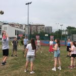 Uczestnicy LSMT podczas gry w piłkę w czasie wolnym