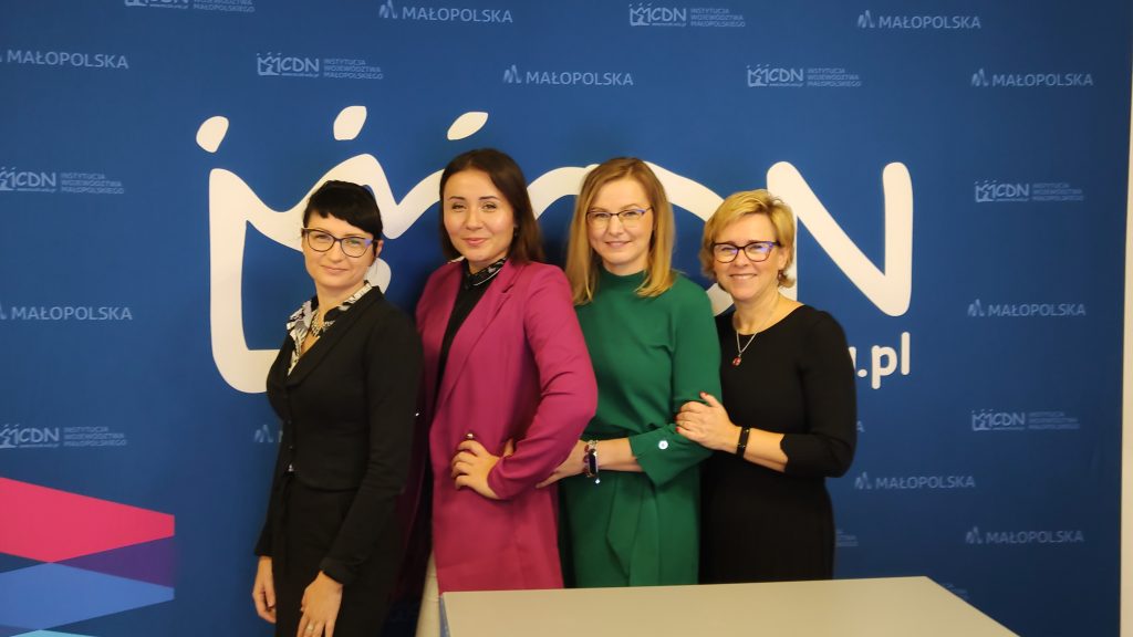 Marta Szałach, Magdalena Wójcik, dr Kinga Wierzbicka, dr Joanna Rzońca