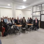 zdjęcie zbiorowe – uczniowie Katolickiego Liceum Sztuk Plastycznych