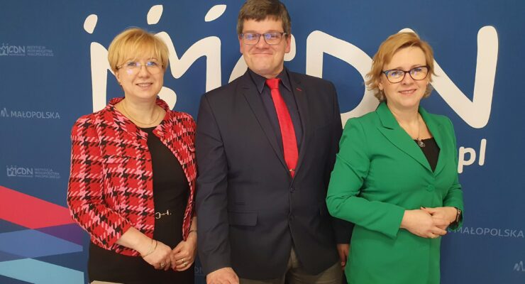 Otwierająca konferencję: Małgorzata Dutka-Mucha oraz prowadzący: Mariusz Stinia i Marta Szałach