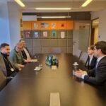 Mariusz Kękuś, Szymon Strzelichowski - wiceprezesi zarządu MARR, Małgorzata Małek - dyrektor Dep. współpracy regionalne MARR, dr Łukasz Cieślik - dyrektor MCDN, Barbara Ledwoń - wicedyrektor Ośrodka w Oświęcimiu