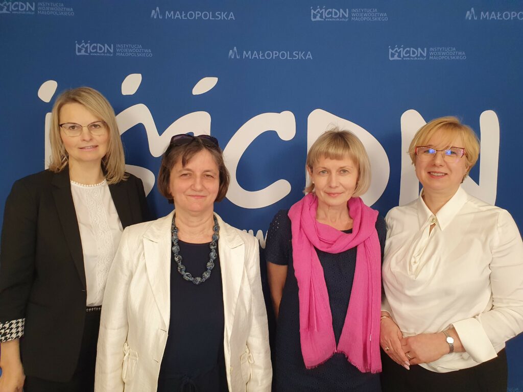 Prelegentki podczas konferencji wraz z wicedyrektor MCDN ds. Ośrodka w Krakowie