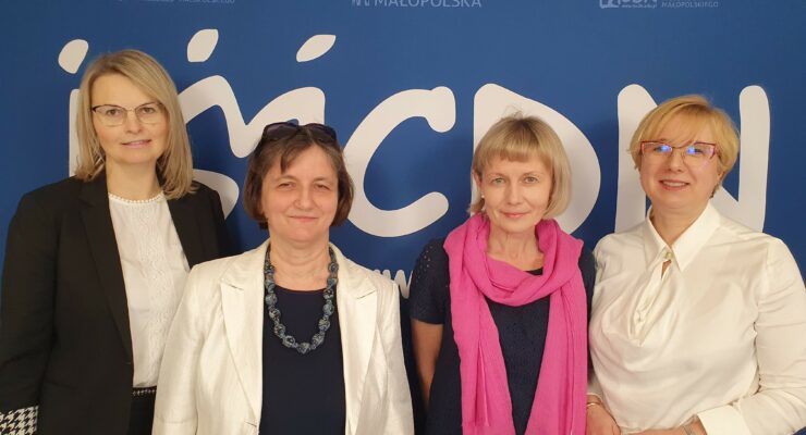 Prelegentki podczas konferencji wraz z wicedyrektor MCDN ds. Ośrodka w Krakowie