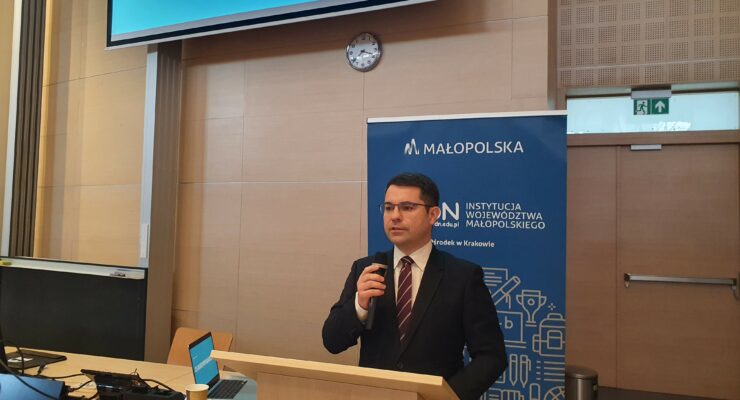 Dyrektor MCDN dr Łukasz Cieślik