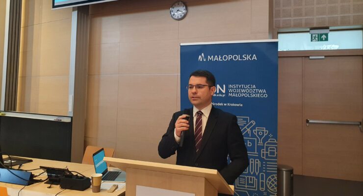 Dyrektor MCDN dr Łukasz Cieślik