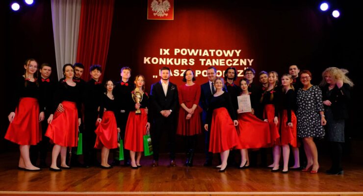 Zespół Szkół nr3 oraz Starosta Olkuski i p. Kierownik Jolanta Czuchnowska