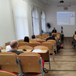 widownia w sali konferencyjnej podczas wystąpienia prof. Małgorzaty Boguni-Borowskiej