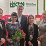 prelegenci konferencji: prof. Małgorzata Bogunia-Borowska, dr Joanna Rzońca, dr Łukasz Tomczyk, dr Aldona Guzik oraz vice-dyrektor Małopolskiego Centrum Doskonalenia Nauczycieli Małgorzatka Dutka-Mucha w sali konferencyjnej