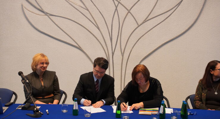 Uroczyste podpisanie porozumienia w sprawie współpracy MCDN Oraz Uniwersytetu Ignatianum w Krakowie