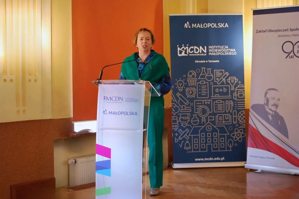 Ewa Sojat - wicedyrektor ds. Ośrodka MCDN w Tarnowie