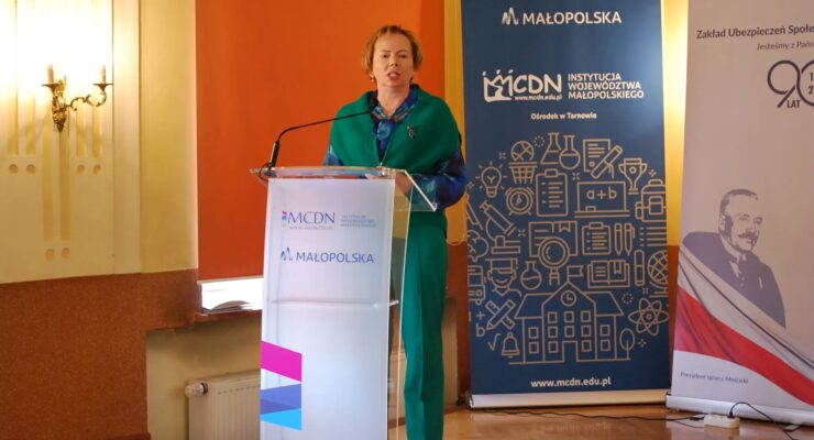 Ewa Sojat- wicedyrektor ds. MCDN Ośrodka w Tarnowie