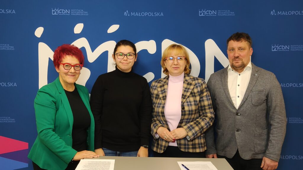 Agata Wdowik, Paulina Włodarz, Małgorzata Dutka-Mucha, Tomasz Kulawik