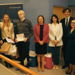 dr Łukasz Cieślik, Barbara Ledwoń – wicedyrektor ds. Ośrodka w Oświęcimiu, dr hab. Tomasz Rachwał, prof. UEK, Aleksandra Witoszek-Kubicka, Ewa Zabrzańska, wyróżniony zespół projektowy wraz z opiekunem z Zespołu Szkół i Placówek pn. Centrum dla Niewidomych i Słabowidzących w Krakowie