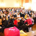 uczniowie biorący udział w turnieju