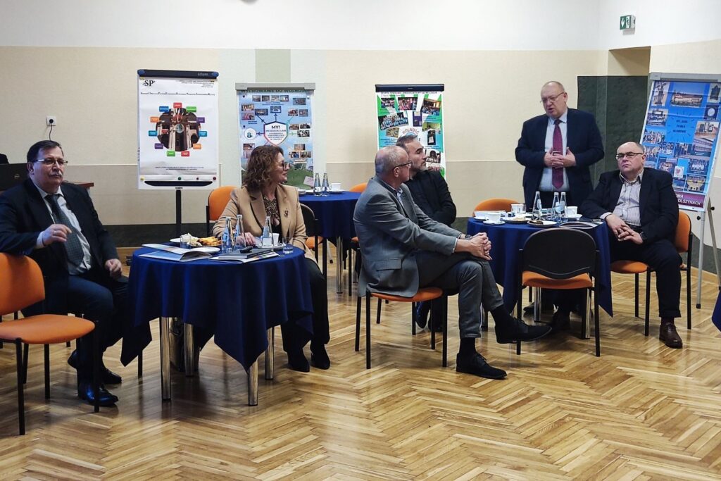 dyskusja w kawiarence edukacyjnej 1