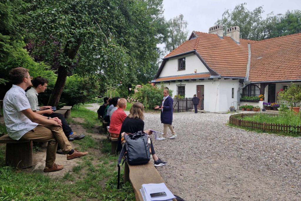 warsztaty ternowe edukacyjne genius loci rydlówka i analiza literacka Wesela