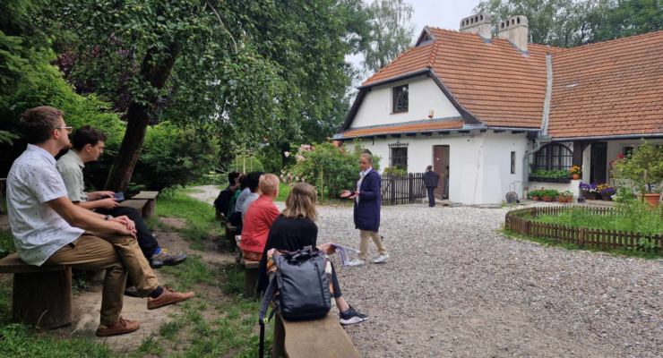 warsztaty ternowe edukacyjne genius loci rydlówka i analiza literacka Wesela