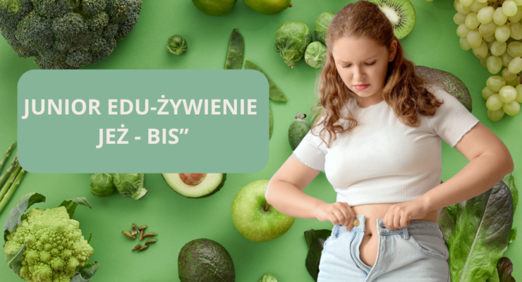 TŁO Z OWACJAMI I WARZYWAMI, MŁODA DZIEWCZYNA MIERZĄCA CENTYMETREM KRAWIECKIM OBWÓD BRZUCHA