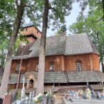 Widok kościoła pw. Podwyższenia Krzyża Świętego w Starej Wsi