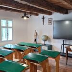 Sala lekcyjna w szkole przyparafialnej w Starej Wsi