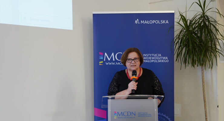 Uroczyste rozpoczęcie konferencji, Halina Pulchny, konsultant ds. matematyki MCDN Ośrodek w Krakowie