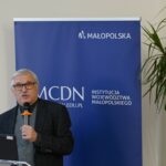 Prelegent: dr Witold Pająk, profesor oświaty, doktor nauk matematycznych, nauczyciel w Powiatowym Zespole nr 1 Szkół Ogólnokształcących im. ks. St. Konarskiego w Oświęcimiu