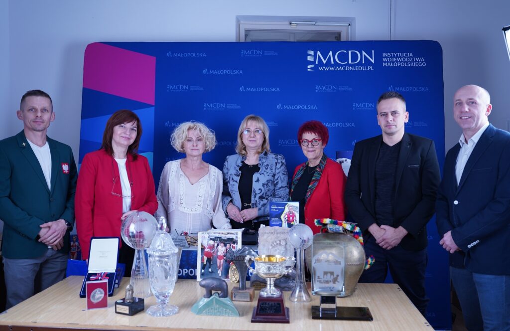 Od lewej R. Augustyn, M. Wojnarowska Grzebień, I. Zatorska Pleskacz, dr M. Dutka-Mucha, A. Wdowik, T. Dudek, G. Zajączkowski