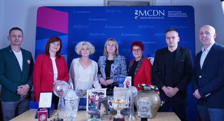 Od lewej R. Augustyn, M. Wojnarowska Grzebień, I. Zatorska Pleskacz, dr M. Dutka-Mucha, A. Wdowik, T. Dudek, G. Zajączkowski