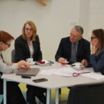 Uczestnicy spotkania w trakcie dyskusji