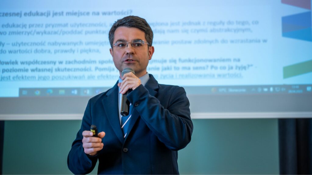 dr Łukasz Cieślik dyrektor MCDN