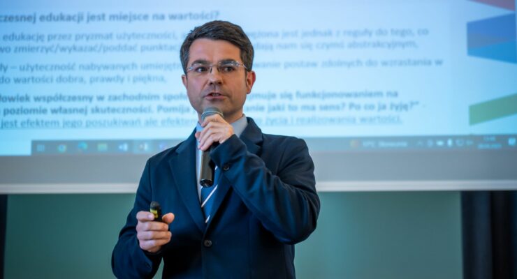 dr Łukasz Cieślik dyrektor MCDN