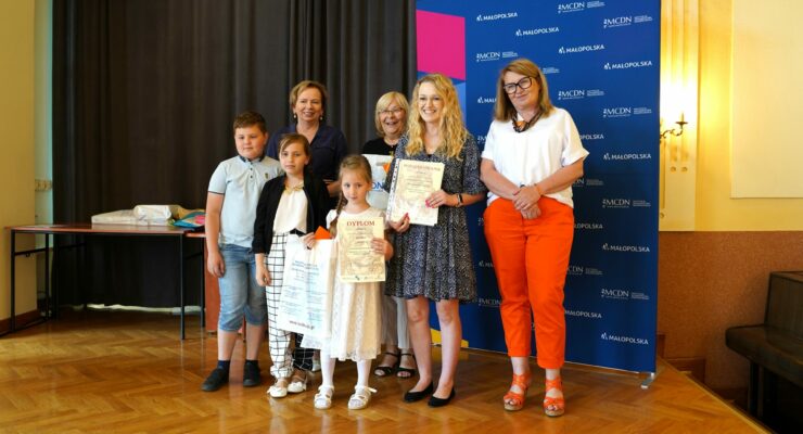 laureat I miejsca w konkursie na koronę